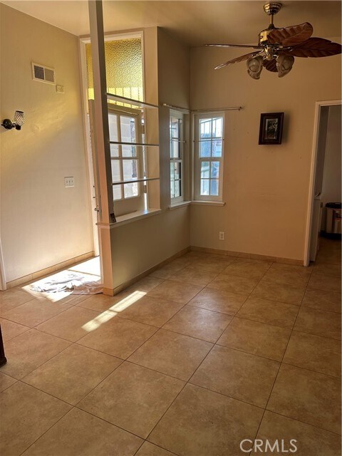 Building Photo - 339 N Siesta Ave