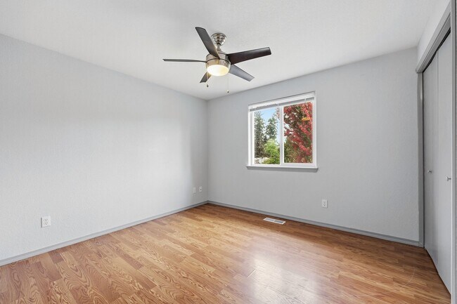 Building Photo - 6748 3rd Way SE