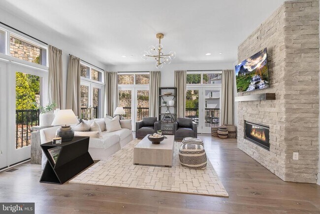 Building Photo - 8201 River Rd