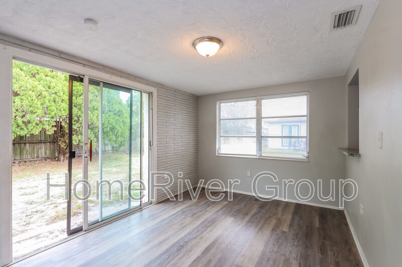 Building Photo - 9410 Cochise Ln
