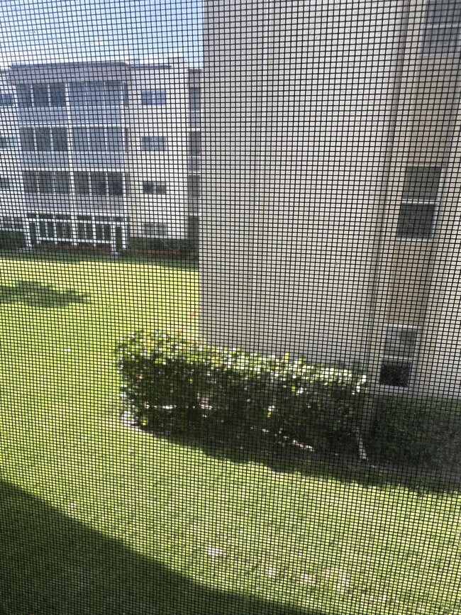 Building Photo - 650 Snug Harbor Dr