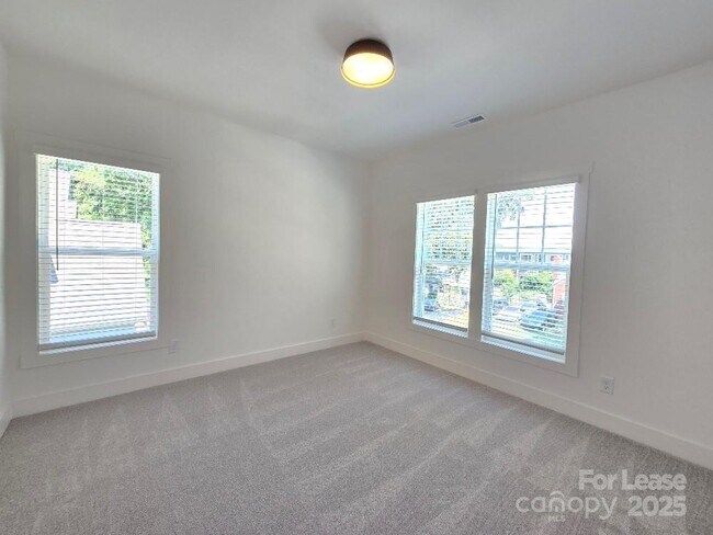 Building Photo - 511 Bowman Rd