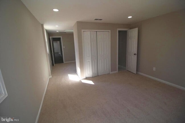 Building Photo - 5522 Addison Rd