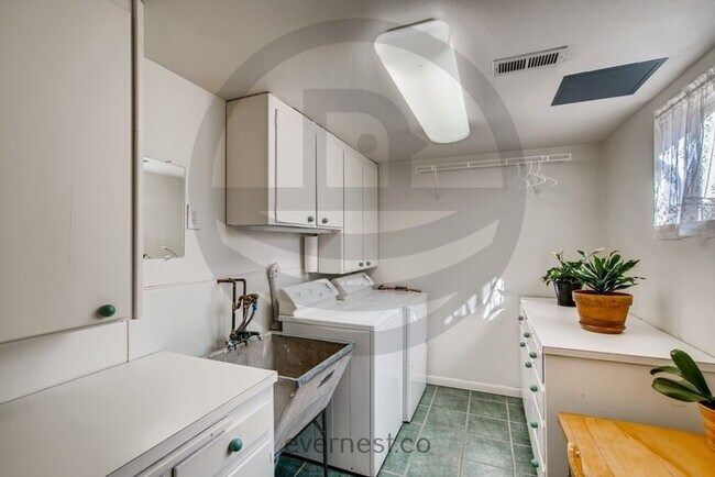 Building Photo - 4-Bed/3-Bath Home/Available Soon!