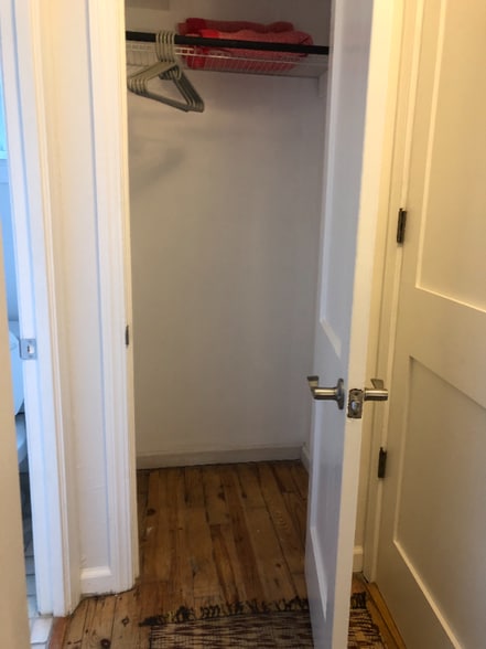 Building Photo - 1296 W 106th St