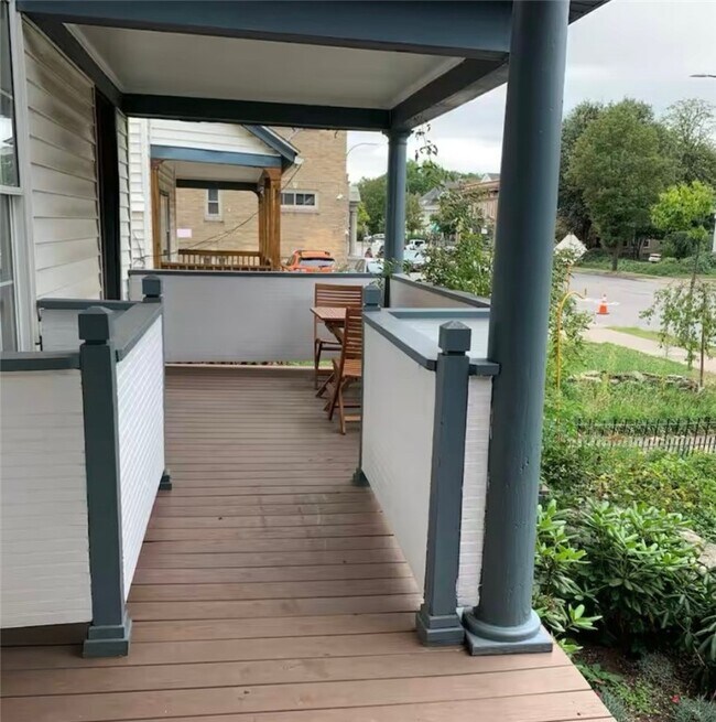 Building Photo - 948 Monroe Ave