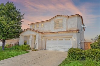 Building Photo - Red Fox Rd