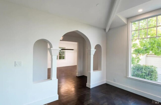 Building Photo - 1309 Nye St