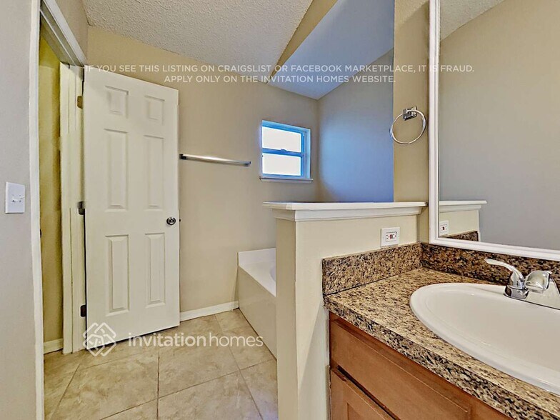 Building Photo - 613 Doe Cove Pl