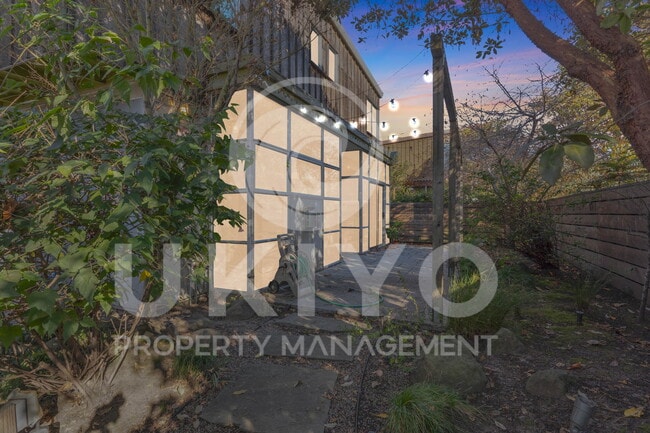 Building Photo - 6100 Adeline St