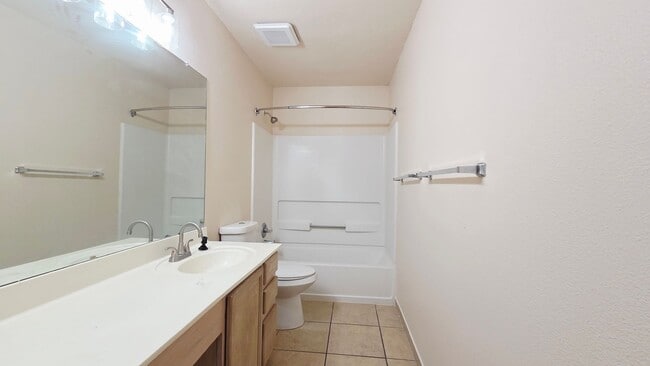 Building Photo - 5 Bedroom Beauty!  Far NorthWest SA off Potranco and Loop 1604