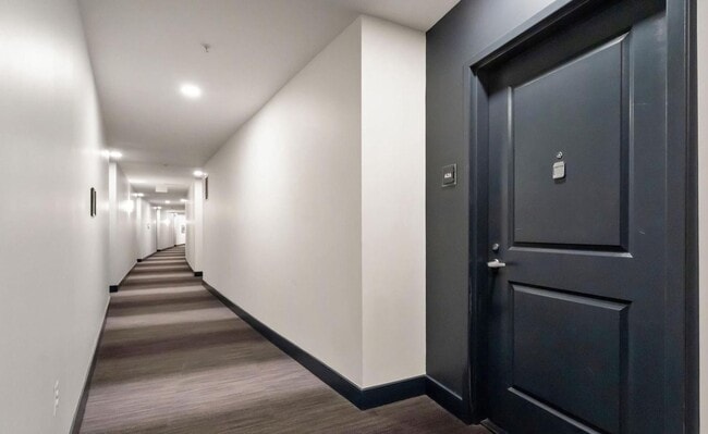 Building Photo - Very Nice Apartment Steps to Tenleytown Me...