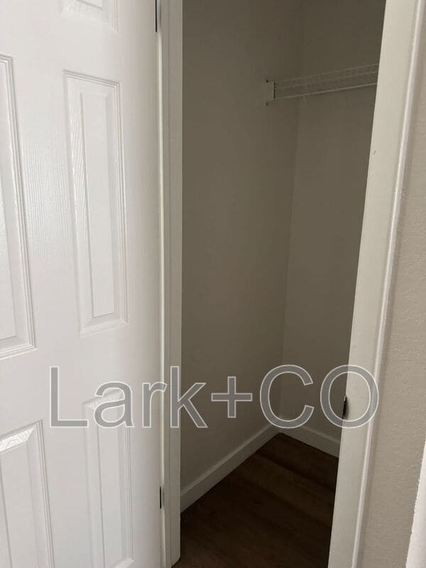 Building Photo - 3014 Mallard Dr