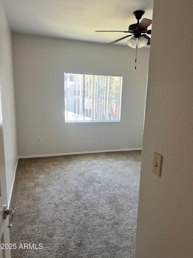 Building Photo - 3830 E Lakewood Pkwy W