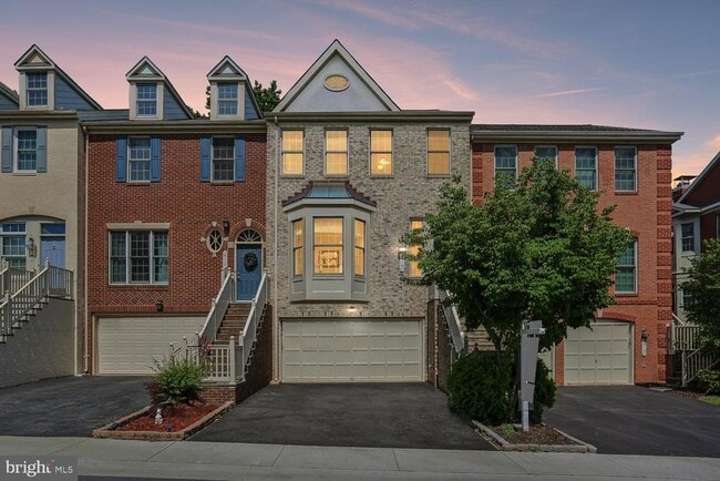 Building Photo - 417 Winding Rose Dr