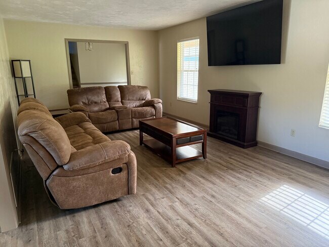 Building Photo - 3726 Wicklow Cir