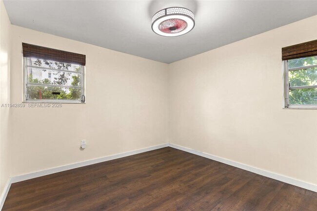 Building Photo - 821 Euclid Ave