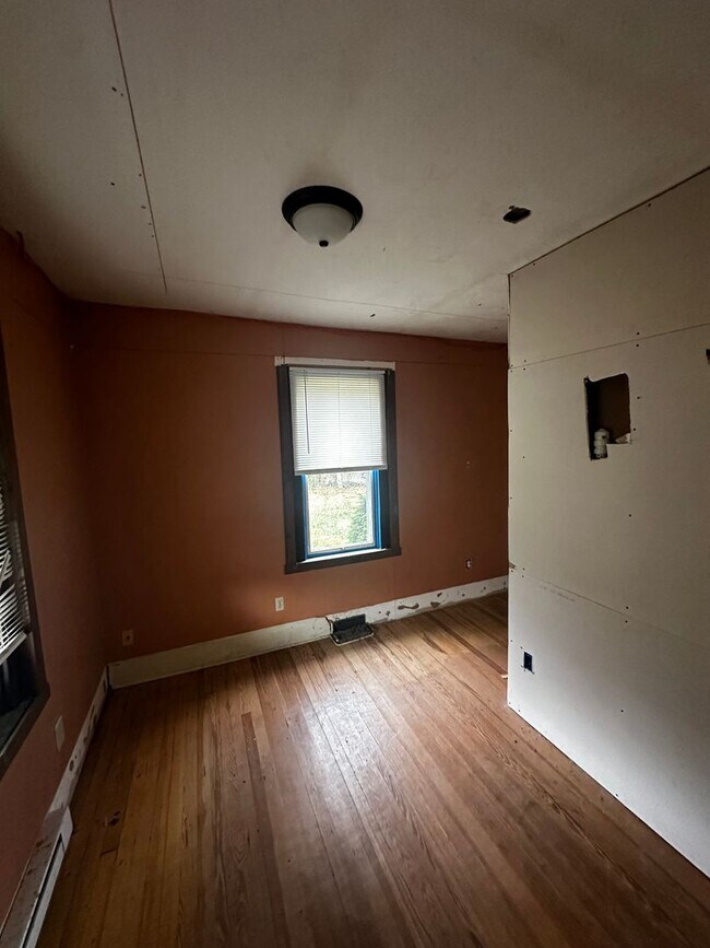 Building Photo - Ideal Location in Harpers Ferry – Minutes ...