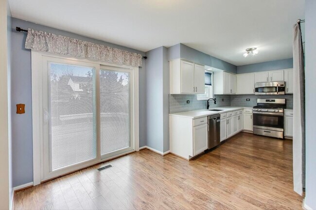 Building Photo - 2706 Steamboat Cir