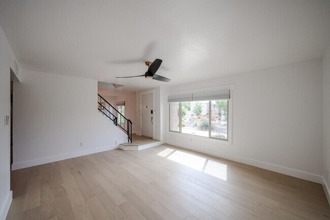 Building Photo - 8372 E Solano Dr