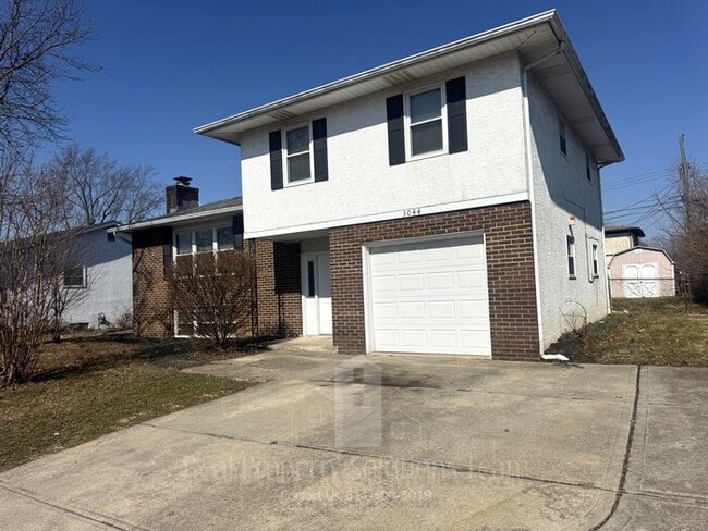 Building Photo - 4 bedroom, 2 bath home now available!