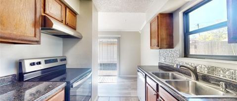 Building Photo - 1008 Wake Dr