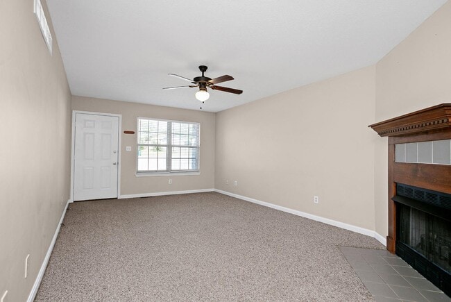 Building Photo - 707 Princeton Dr