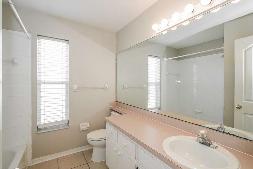 Building Photo - 1721 Scotch Pine Dr