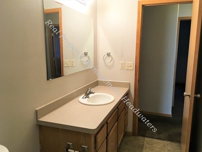 Building Photo - 3838 Tulip St