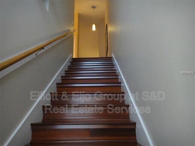Building Photo - 372 Enclave Dr