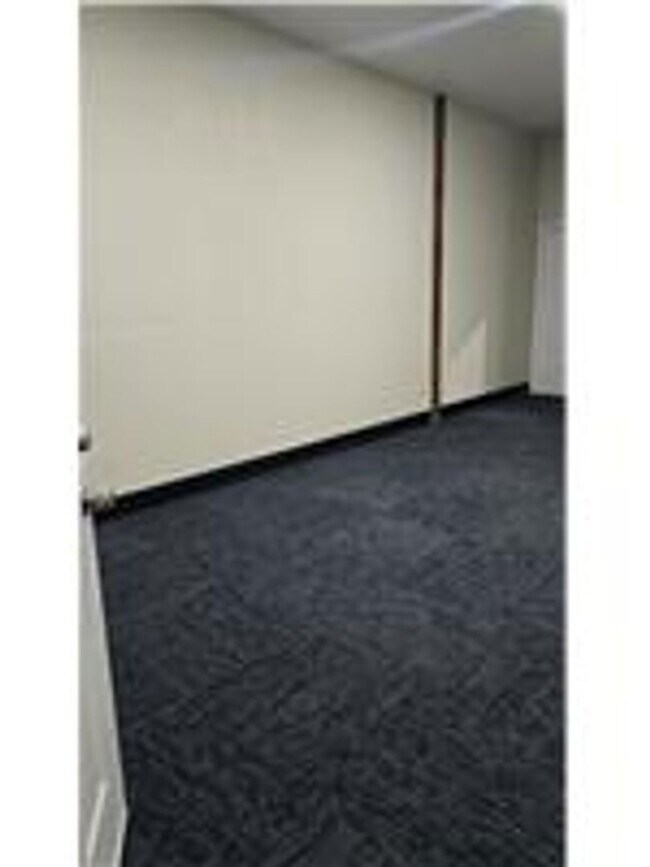 Building Photo - Spacious Ranch Style 5-Bedroom Home with Oversized 4 Car Garage / Workshop, 4 RV Carport & 1 Acre...