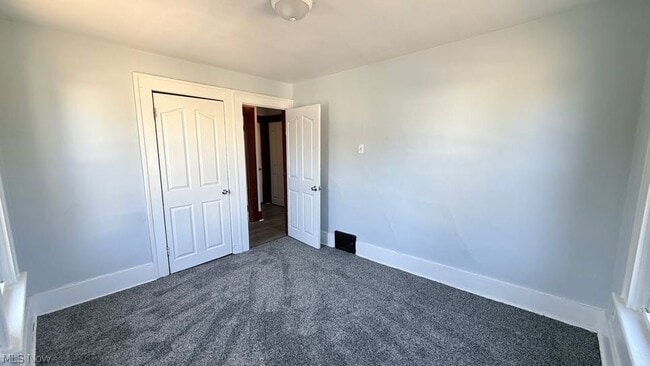 Building Photo - 1432 League St