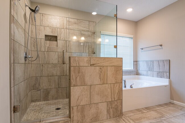 Building Photo - 453 Arrowwood Dr