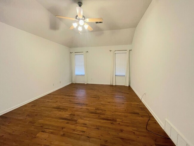 Building Photo - Available now! Beautiful Corner lot! 4 Bedrooms, Olive Branch schools!