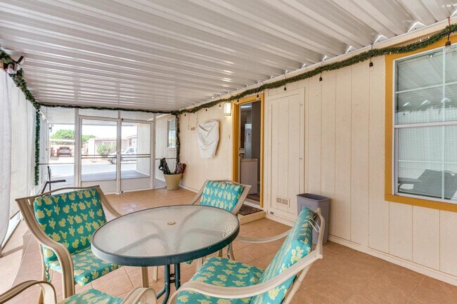 Building Photo - 10650 S Avenida Compadres