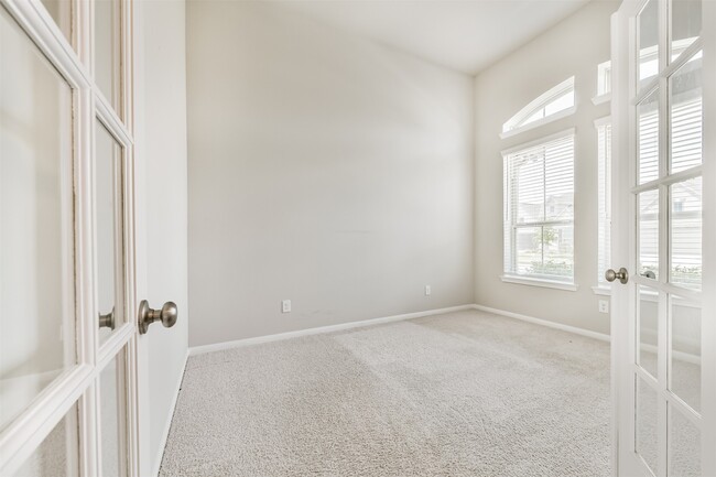 Building Photo - 6330 Lemon Balm Ln