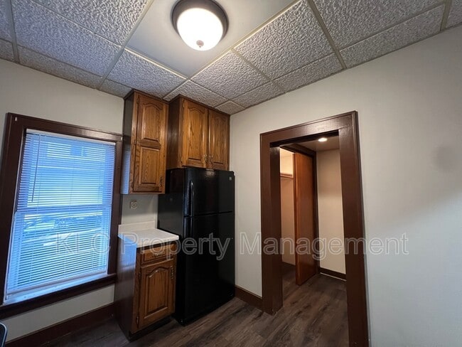 Building Photo - 3116 E 7th St