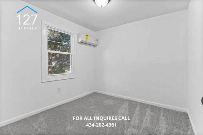 Building Photo - Updated 3BR Apartment with Modern Kitchen ...