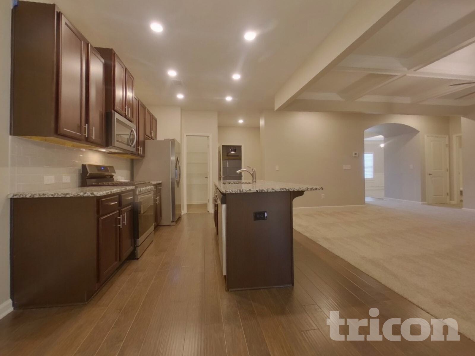 Building Photo - 218 Evergreen Way