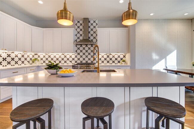 Building Photo - 820 Wakefield Dr