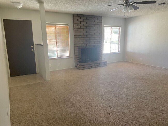 Building Photo - 2 bedroom 2 bathroom Heritage Ranch Home Available 9/1/26 **Do Not Disturb Tenants**