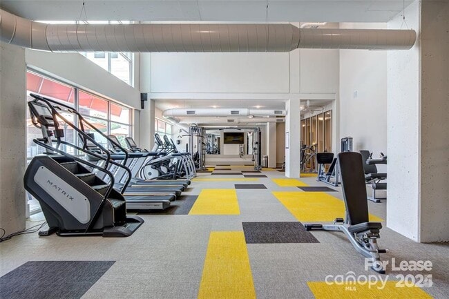 Building Photo - 905 Kenilworth Ave