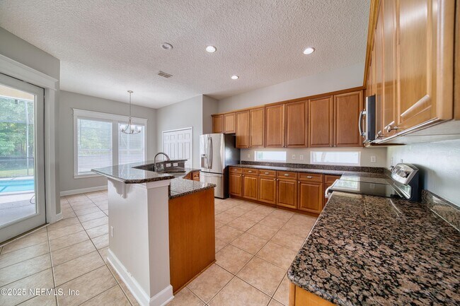 Building Photo - 1440 S Burgandy Trail