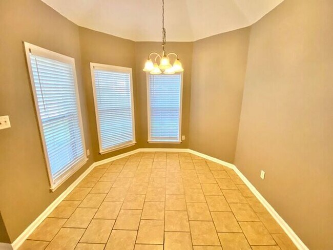 Building Photo - 3 Bedroom 2.5 bath with Loft Space Home in Cordova with Loft!