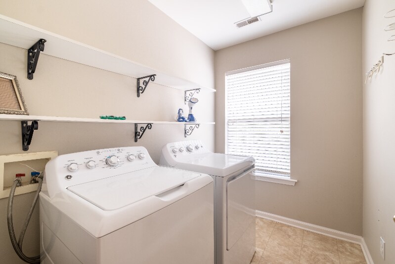 Building Photo - 846 Castlemaine Ct