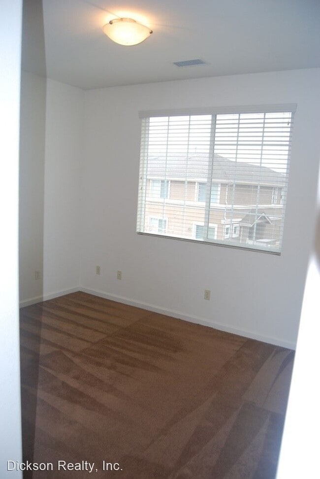 Building Photo - 3 br, 2.5 bath House - 1875 Thousand Acre Way