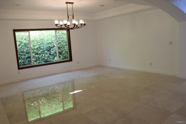 Building Photo - 4818 Lemona Ave