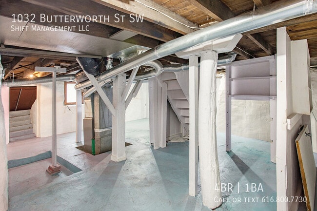 Building Photo - 1032 Butterworth St SW