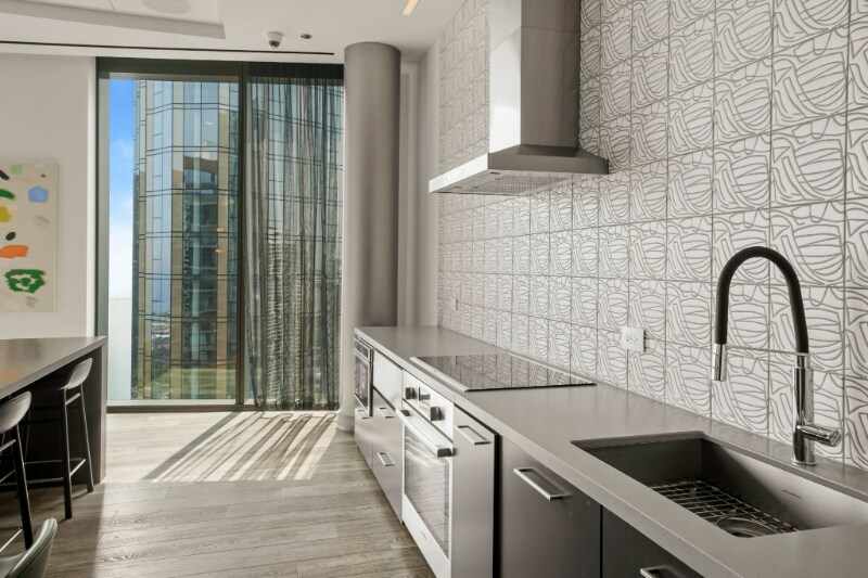 Building Photo - 461 E Waterside Dr