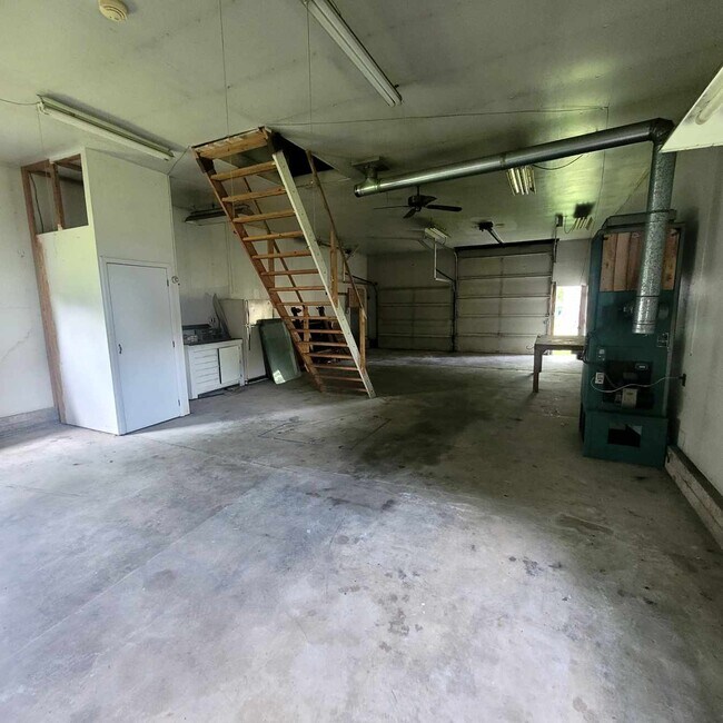 Building Photo - 3600 N Franklin st